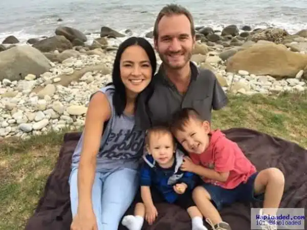 New family photo of Nick Vujicic - Man born without legs and arms